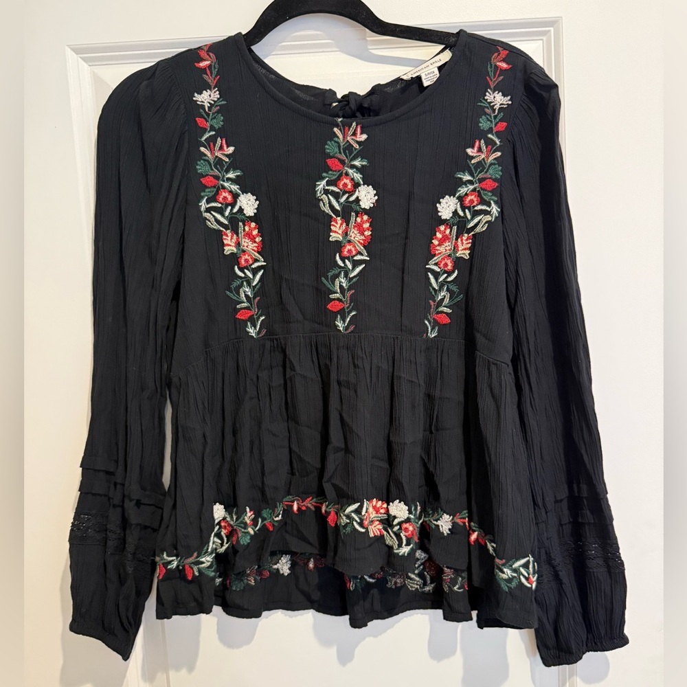 American Eagle Stitched Top